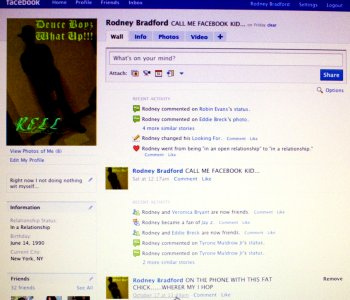 Illustration for article titled Facebook Status Update Clears Teen From Criminal Charges
